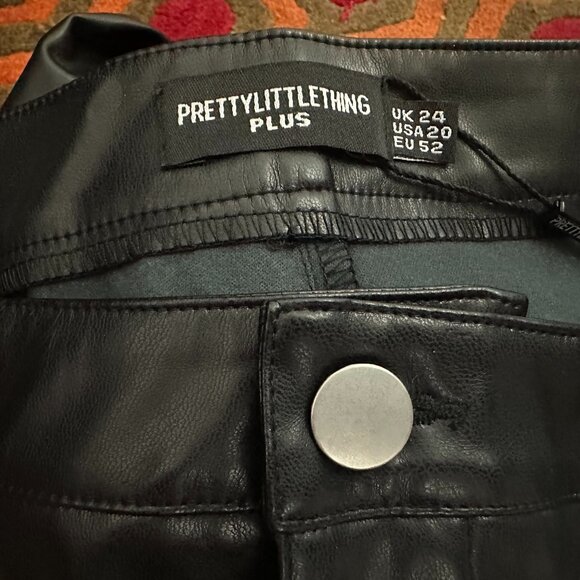 Black Faux Leather Seam Detail Split Hem Pants Pretty Little Thing Plus 20 - Picture 3 of 4